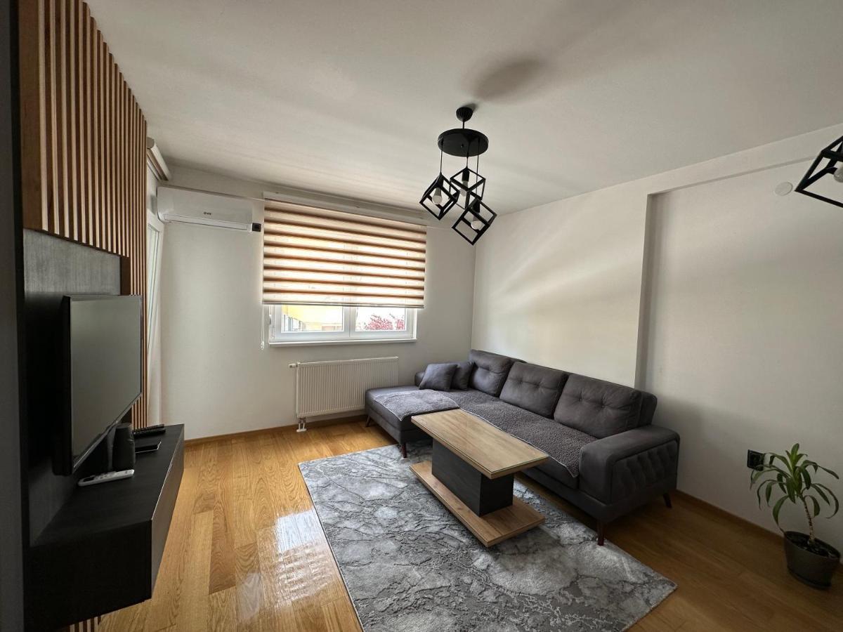 Stan na dan Viktor-Lukavica Apartment Sarajevo Bagian luar foto